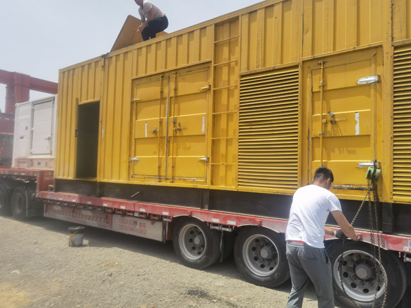 秀峰除了负载情况和发动机维护，还有哪些因素会影响 200kw 柴油发电机的油耗？