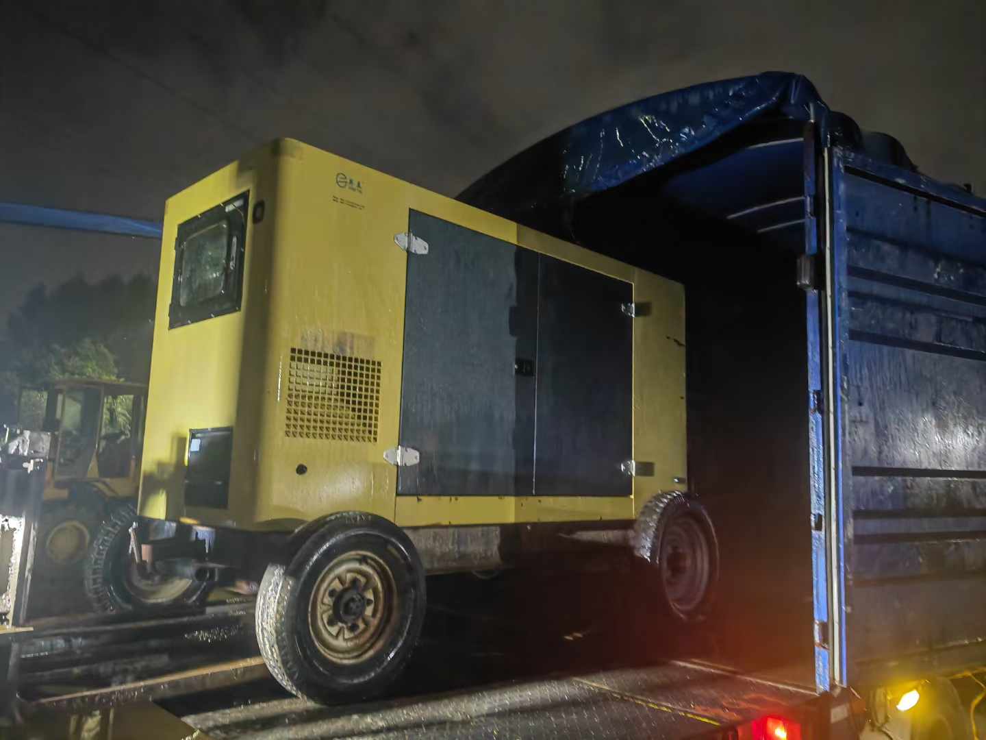 秀峰如何根据负载特性选择合适的柴油发电机？