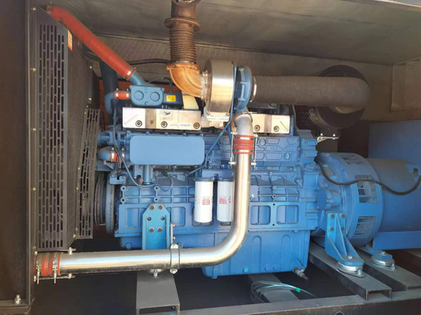 秀峰柴油发电机组一般有几种电压输出？