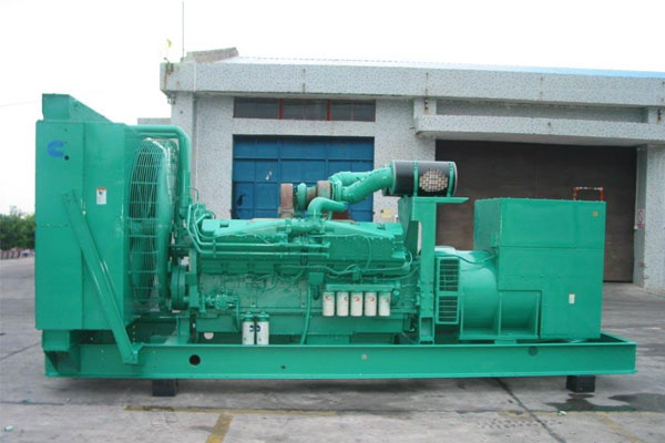 秀峰工厂发电机应急发电时如何更准确地检查发电机状态？