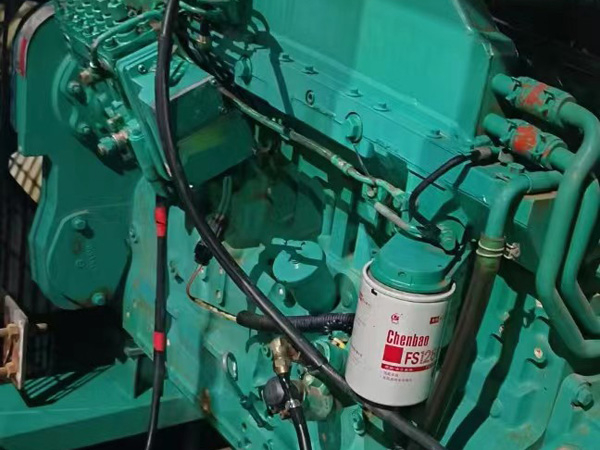 秀峰如何确定新的发电机组控制系统是否与原系统兼容？