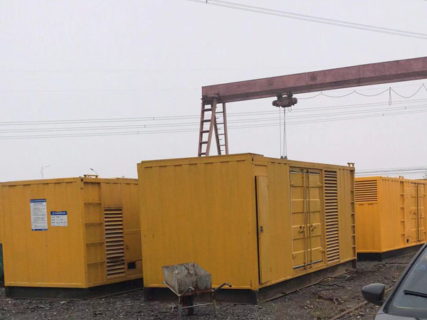 秀峰100kw柴油发电机组每小时油耗？