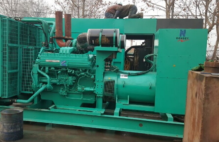 秀峰发电机组如何判断水冷式机油散热器内部是否需要清洗？